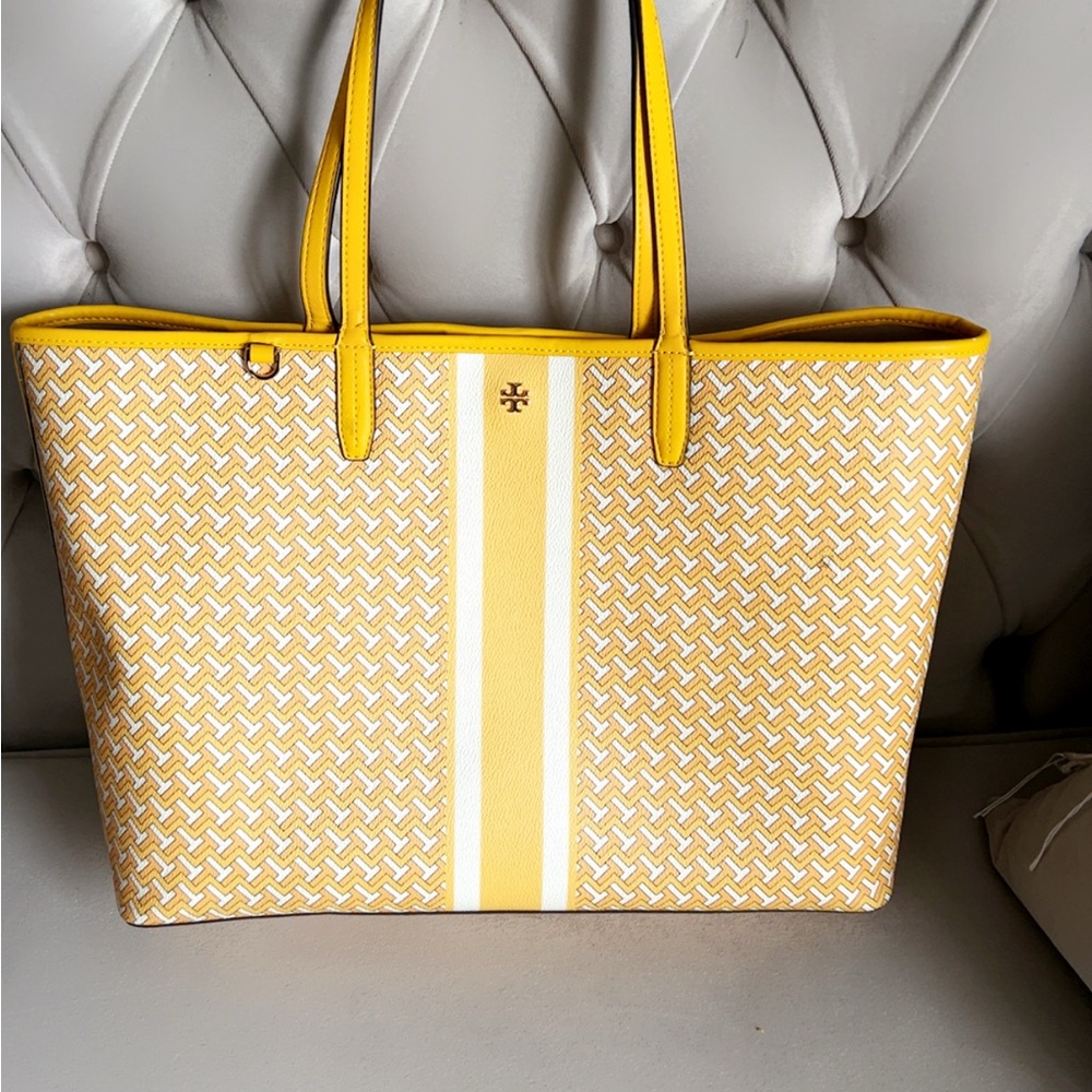 TORY BURCH, Yellow Patterned Tote Bag 💼